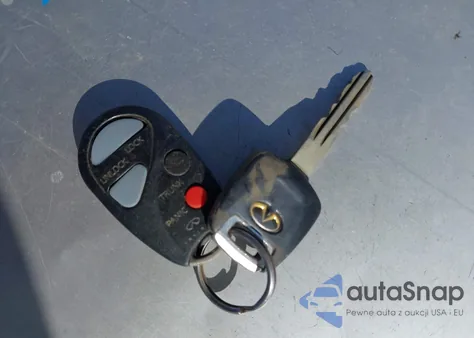 2001 Infiniti I30 Luxury z USA, uszkodzony, nr VIN JNKCA31AX1T021293